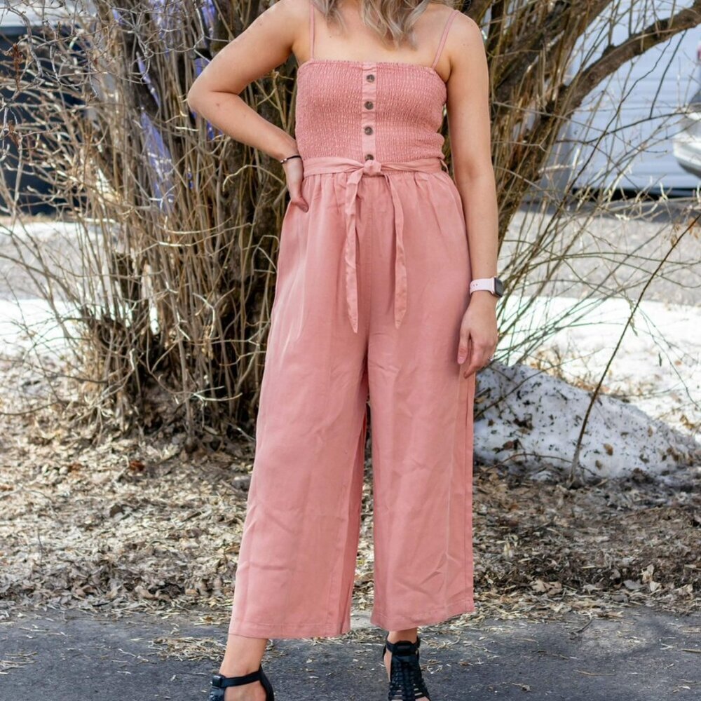 Blush Sleeveless Smocked Linen Jumpsuit - Valentine's Day Gift - Picture 2 of 15